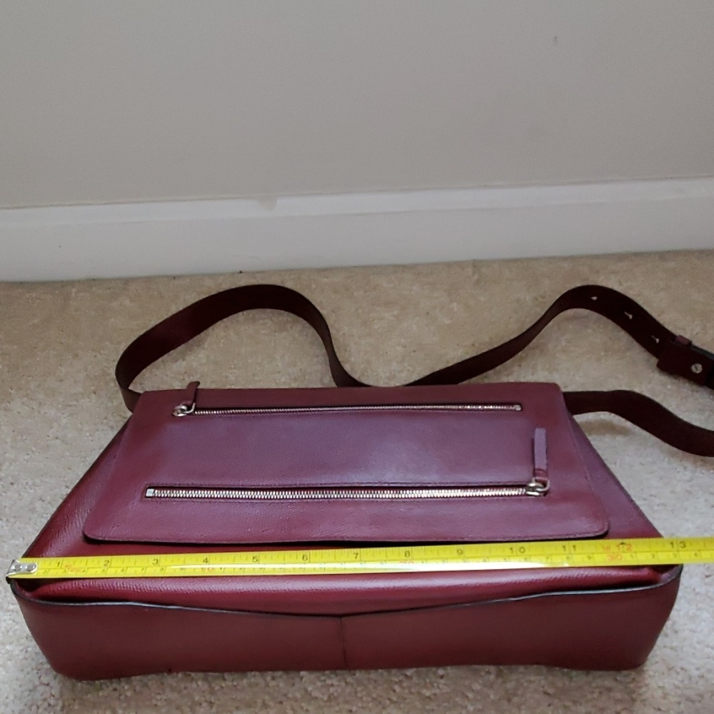 Vince Shoulder Bag - Picture 7 of 8